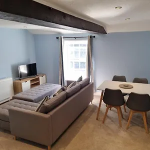 Gorgeous 1-bed In Driffield Apartment