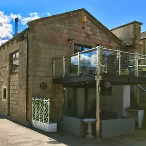 Coach House Workshop Holiday home