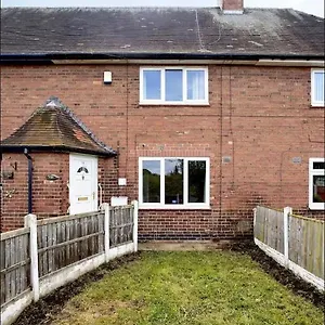 https://spacious-3-bedroom-house-in.hotelsin-nottingham.com