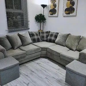 https://dream-haute-homes.hotelsin-nottingham.com