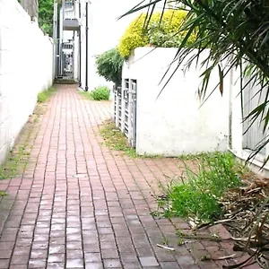https://artist-studio-super-central-brighton-sleeps-2-3-guests.brighton-hotels-england.com