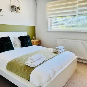 https://beautiful-cambridge-house-sleeps-6-science-park-garden.cambridgehotelsuk.com